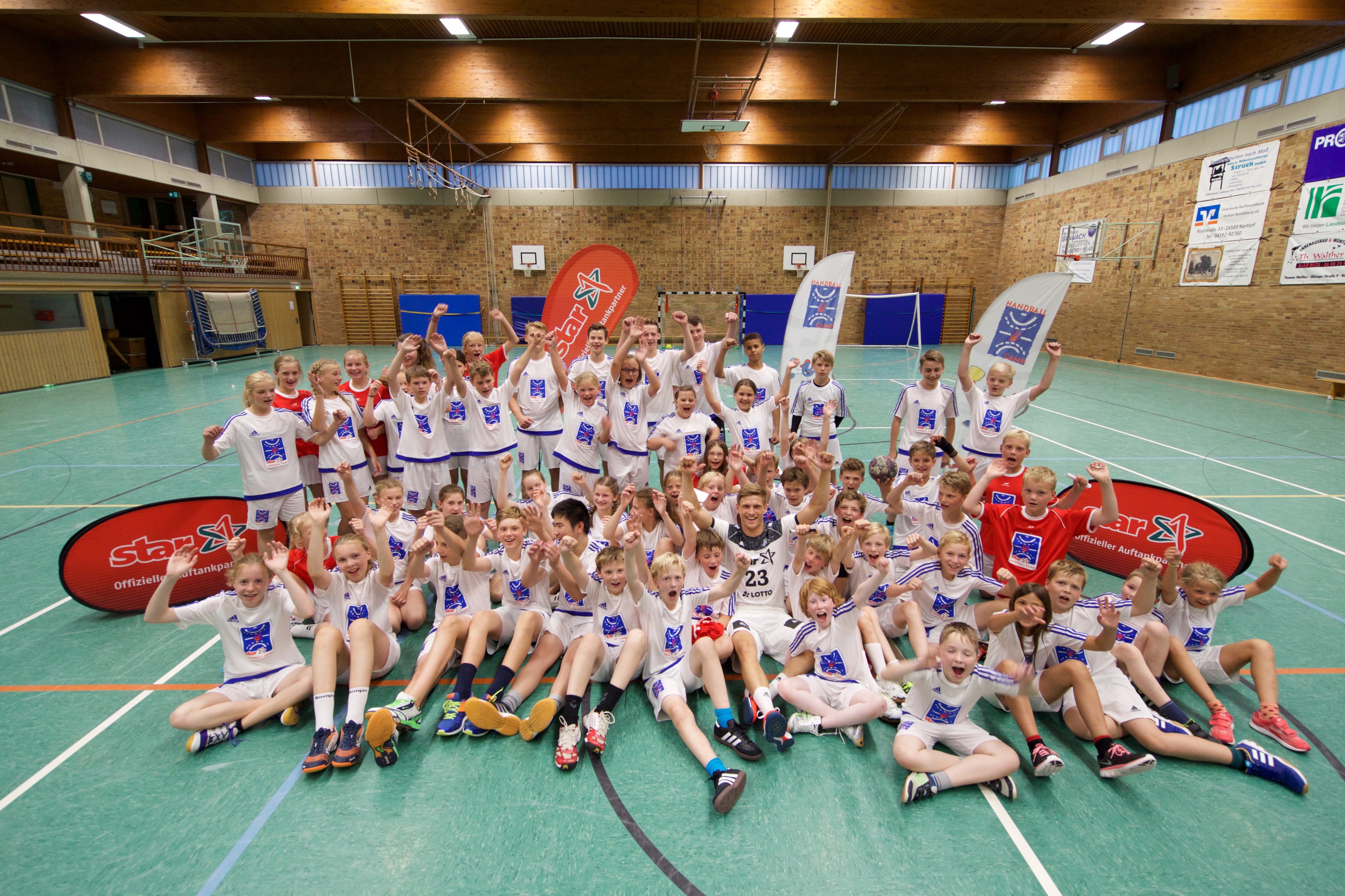 08_THW-YOUNGstar_Camp_Teamfoto_20mit_20R__20Dahmke©ORLEN_20Deutschland.jpg