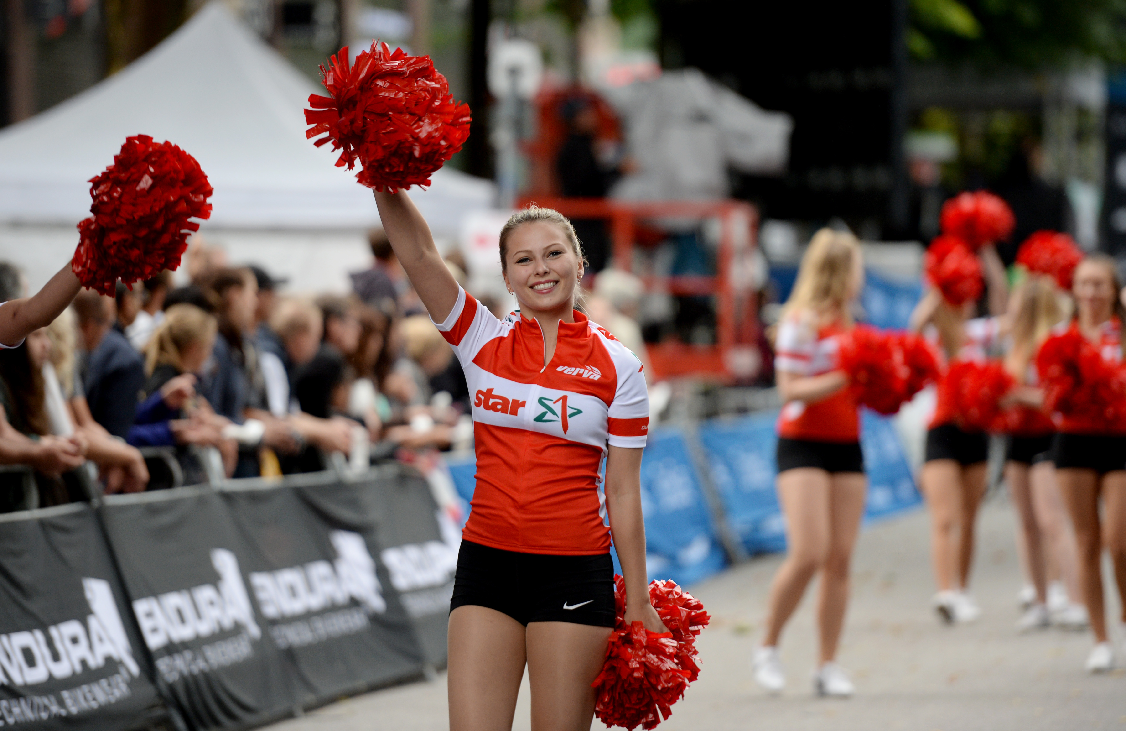 20170815_cheerleader_Hamburg_Cyclassics_2016_©ORLEN Deutschland.jpg